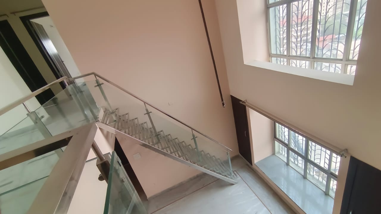 Semi Furnished 4bhk in ABC, Near Rajiv Bhawan, GS Road, SATSANG VIHAR, Tarun Nagar, Guwahati, Assam, India for Rent